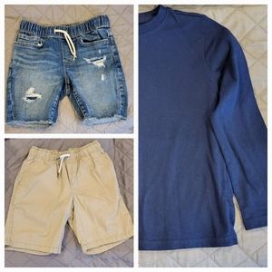 Boys - Size S(6/7) two shorts adjustable waistband, pockets, and t-shirt